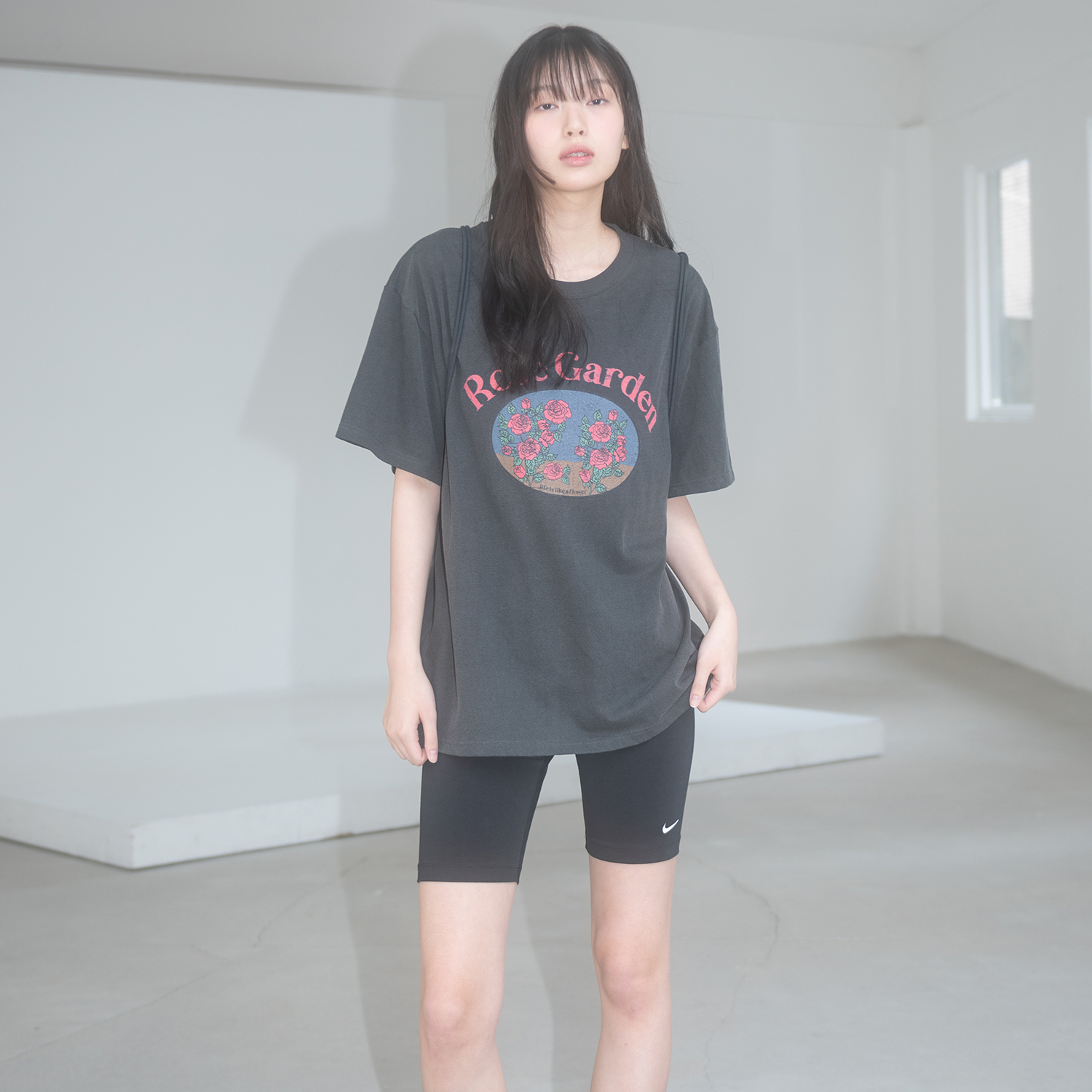 ROSE GARDEN DYED S/S TEE(CHARCOAL)